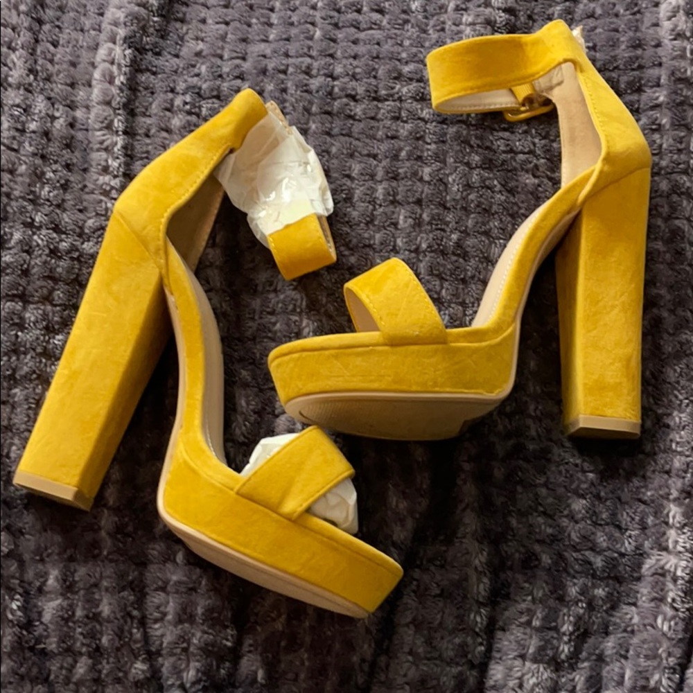 Platform Yellow Heals